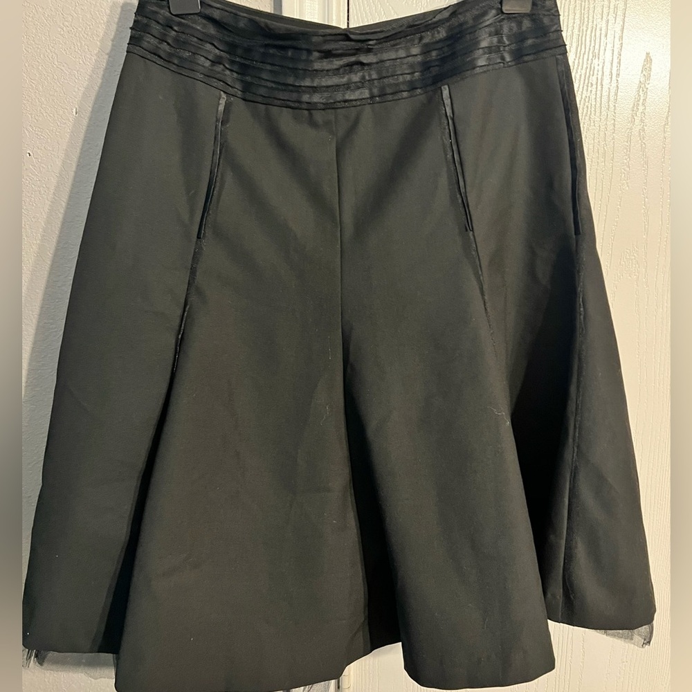 Limited skirt